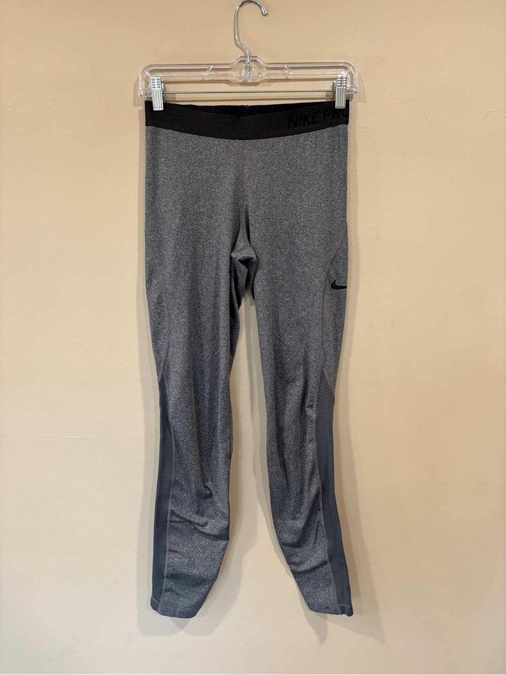 Nike Pro Dri-FIT Women’s Gray Compression Leggings Size M